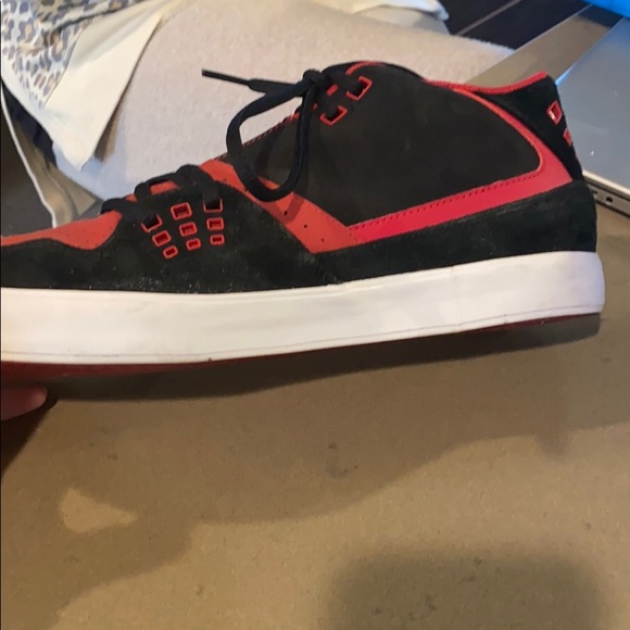 Men’s Jordan’s sneakers size 9.5 - Picture 2 of 5